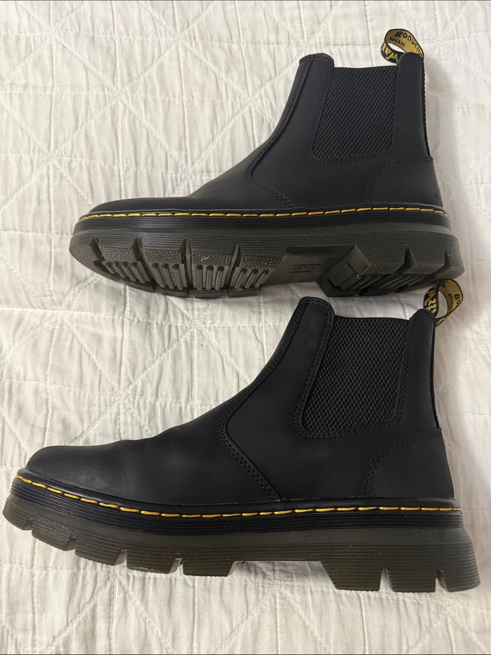 Dr. Martens Unisex Black Leather Chelsea Ankle Boots- USM/6 USL/7